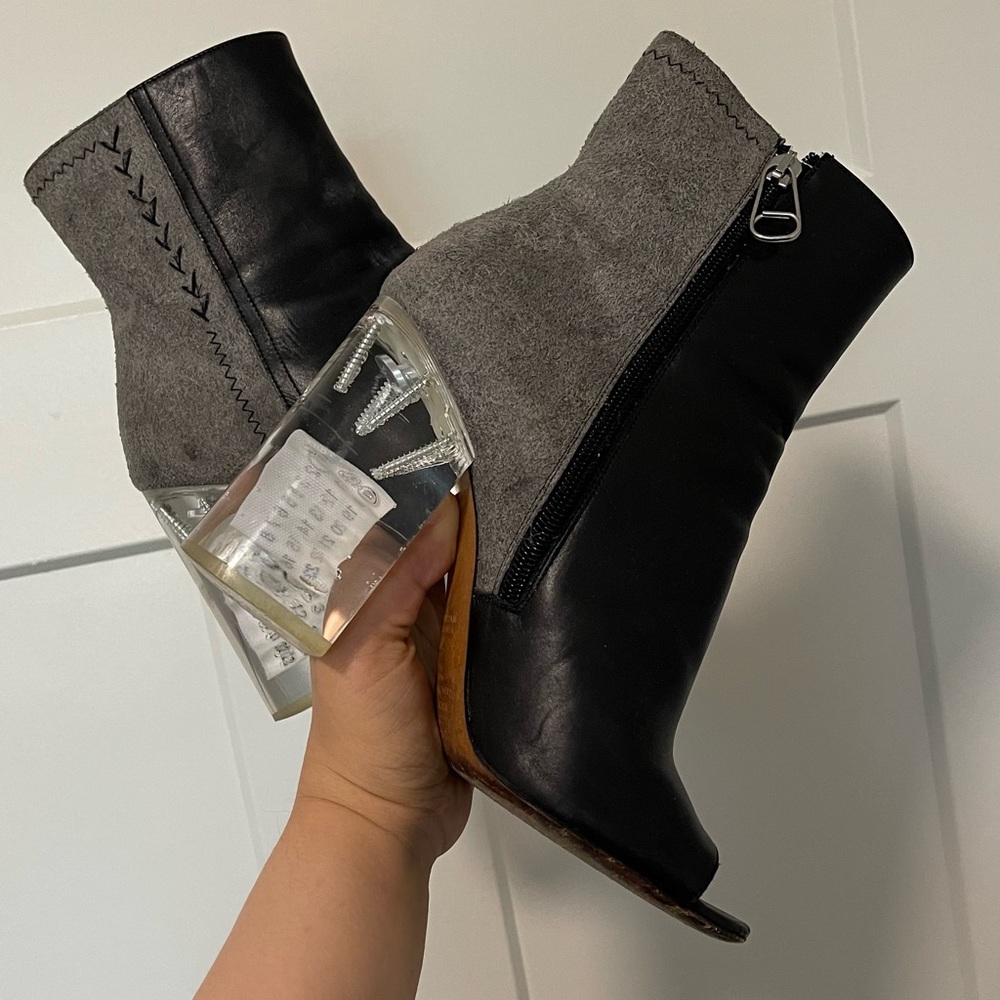 MAISON MARGIELA SS18 TRANSPARENT BLOCK BOOTIES - Picture 2 of 5